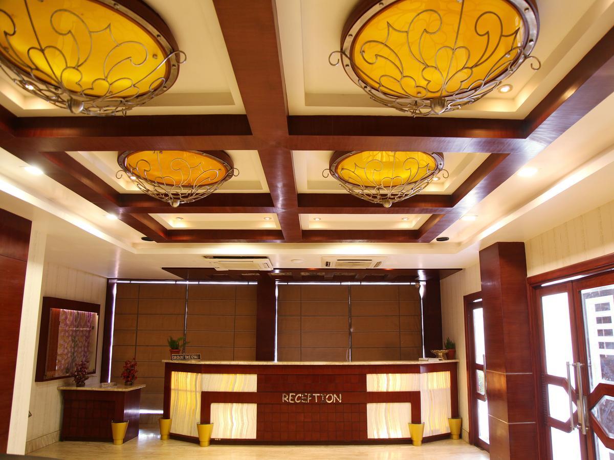 Oyo 2054 New Hotel Broadway Варанасі Екстер'єр фото