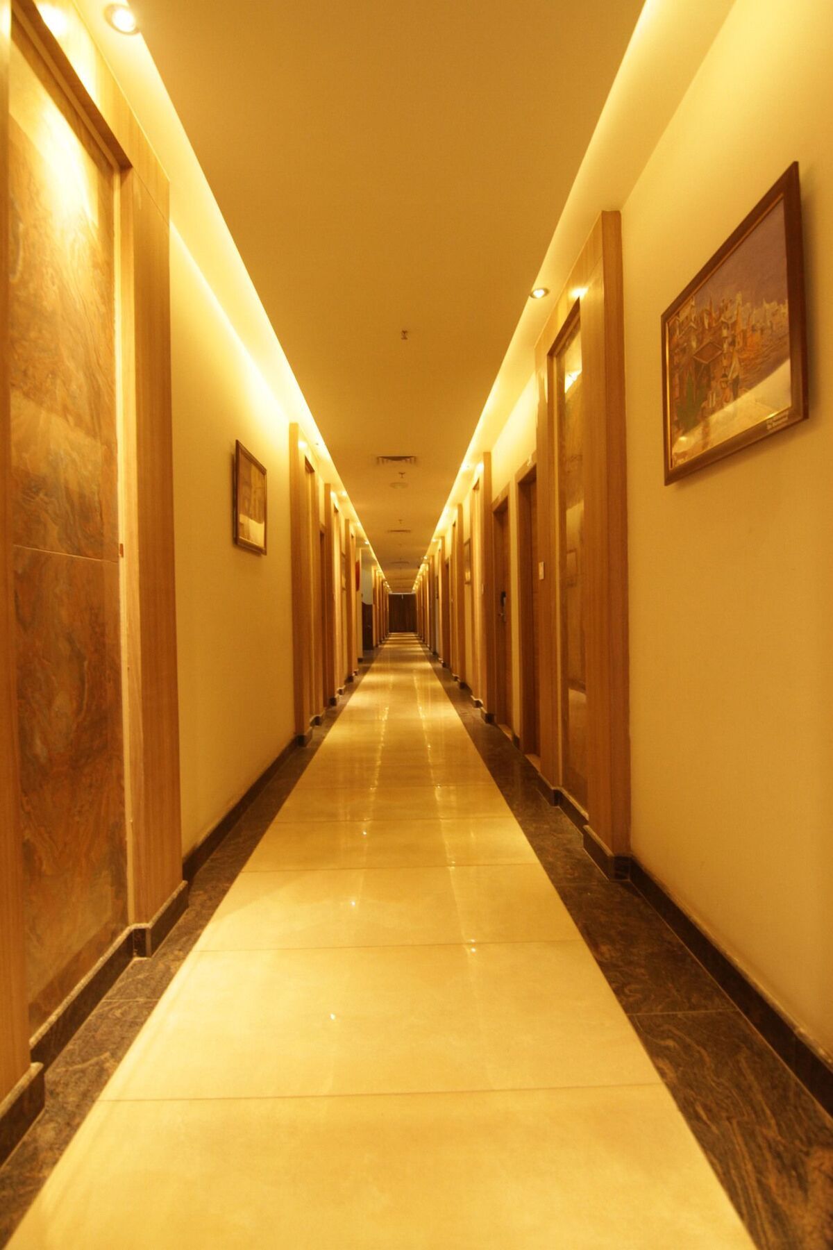 Oyo 2054 New Hotel Broadway Варанасі Екстер'єр фото