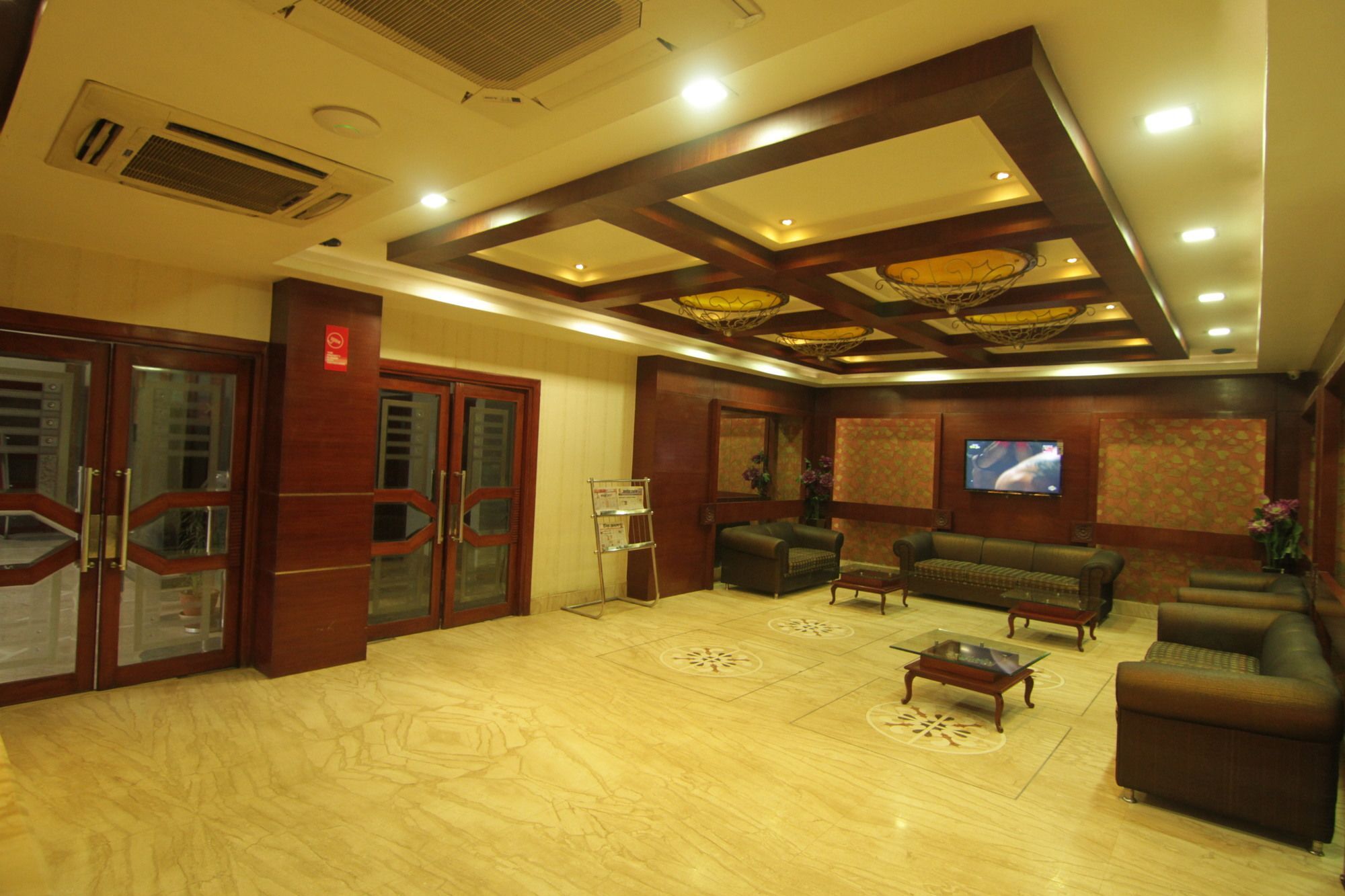 Oyo 2054 New Hotel Broadway Варанасі Екстер'єр фото