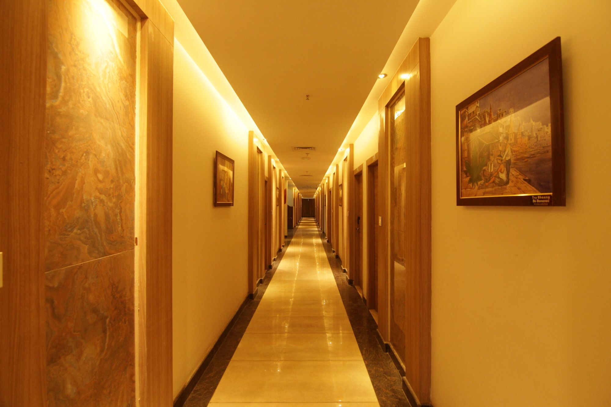 Oyo 2054 New Hotel Broadway Варанасі Екстер'єр фото