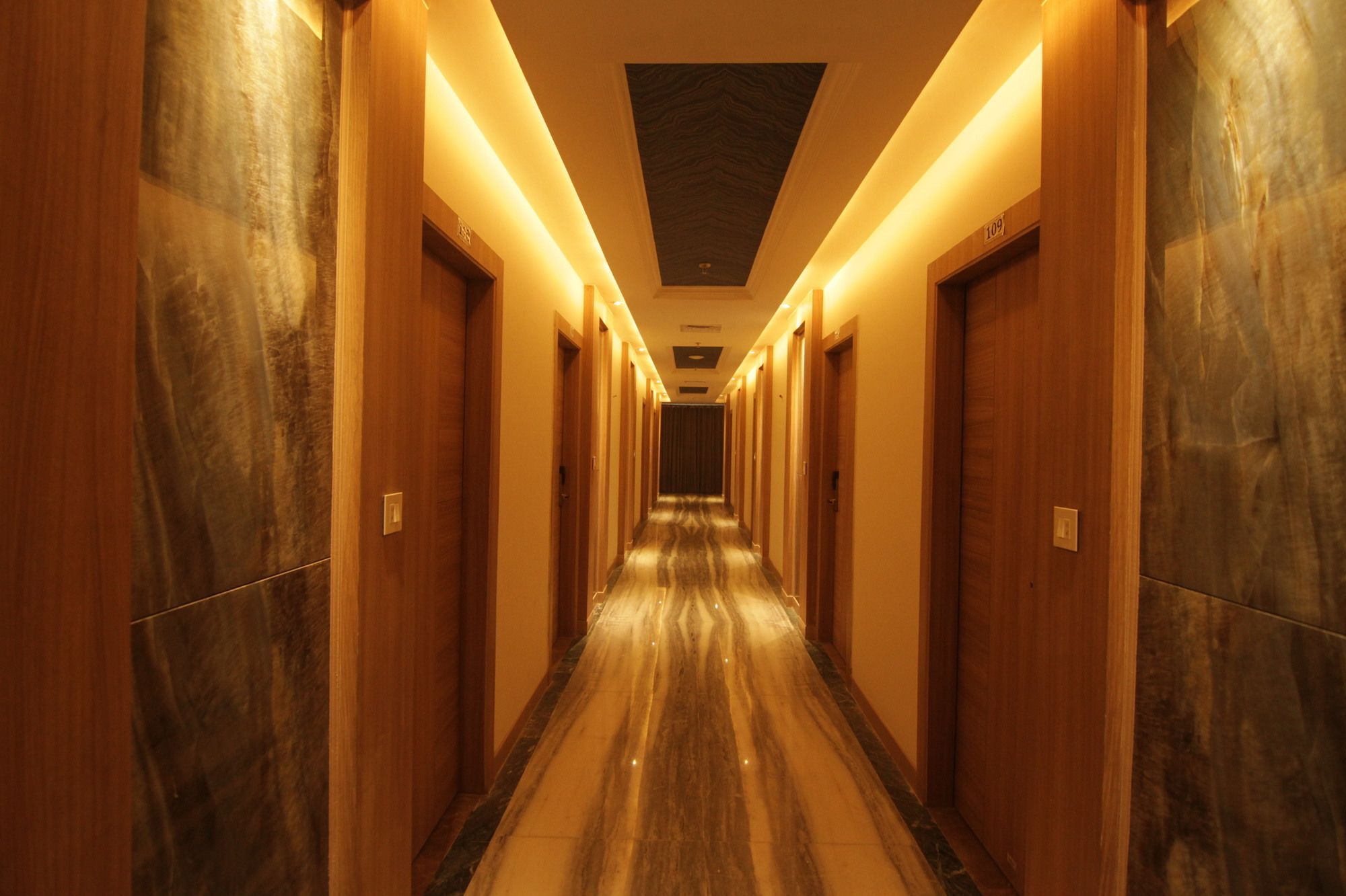 Oyo 2054 New Hotel Broadway Варанасі Екстер'єр фото